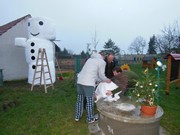 Stavíme sněhuláka s partnery,  rodiči a dětmi